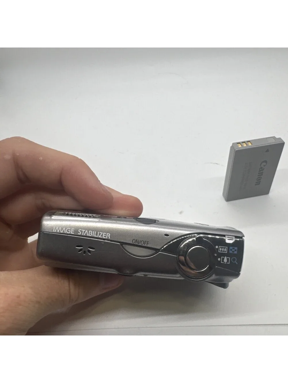 Canon Powershot SD800 IS 7.1MP Digital  ELPH Camera Powers Tested W/ Battery